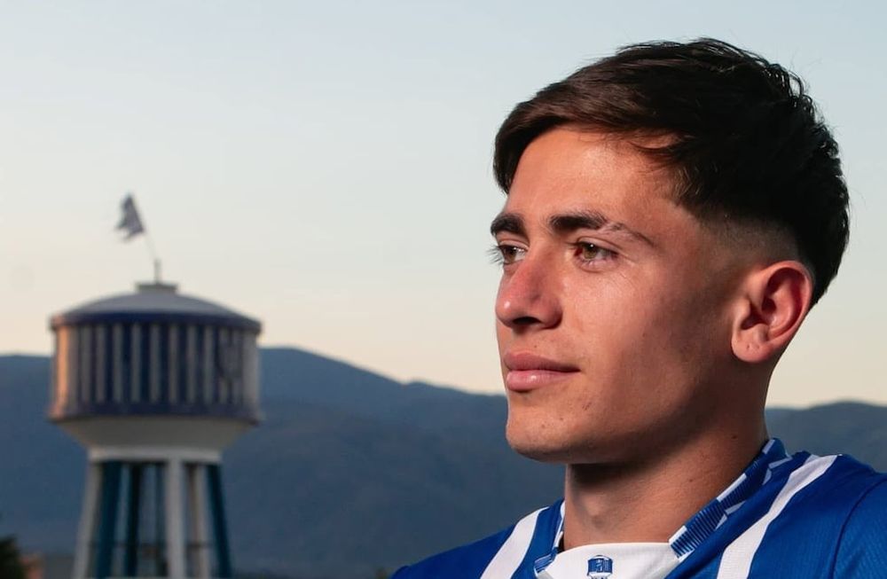 La nueva camiseta titular de Godoy Cruz 2025. / Gentileza.