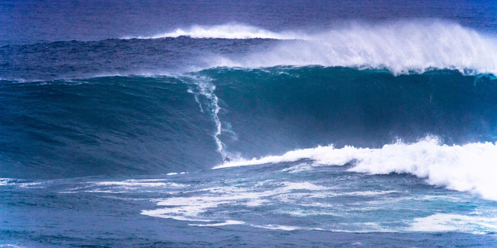 Surfista brasileño tuvo un accidente en la playa de Nazaré