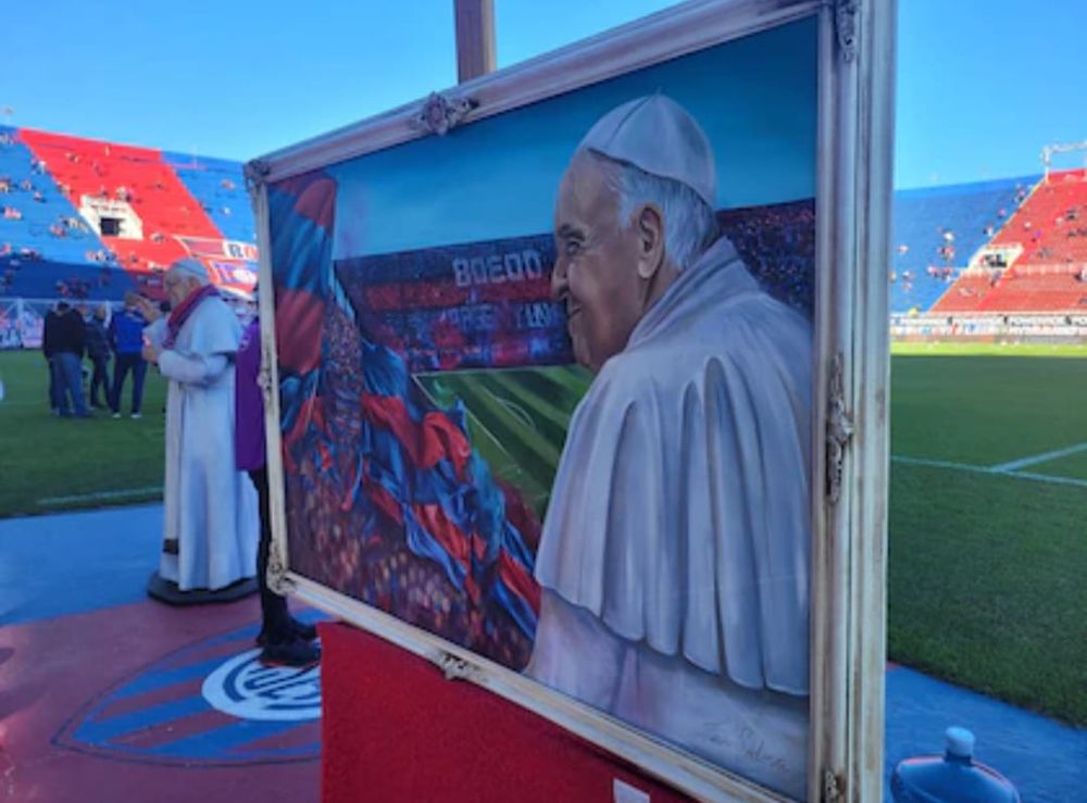 Una pintura del Santo Padre en el club de sus amores.