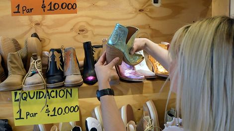 En agosto habrá aumento para empleados de comercio. Foto. Orlando Pelichotti