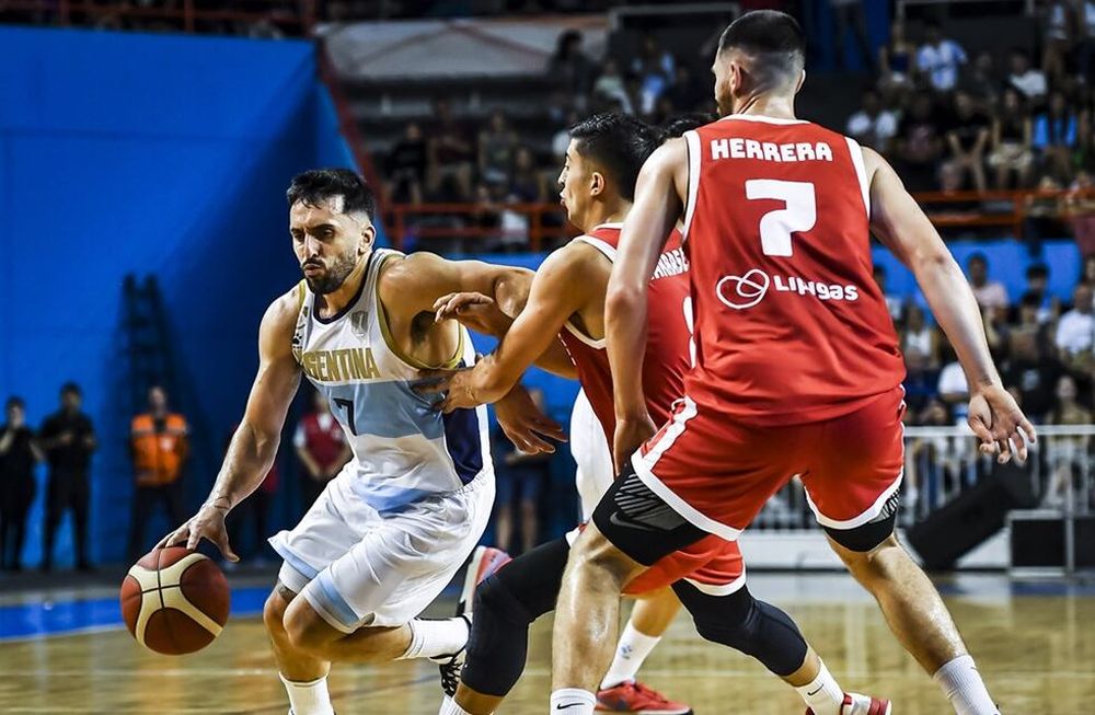 Facundo Campazzo jugó en muy buen nivel ante Chile y fue una de las claves para el buen inicio en el camino de Argentina a la Americup. (Fiba Americas)