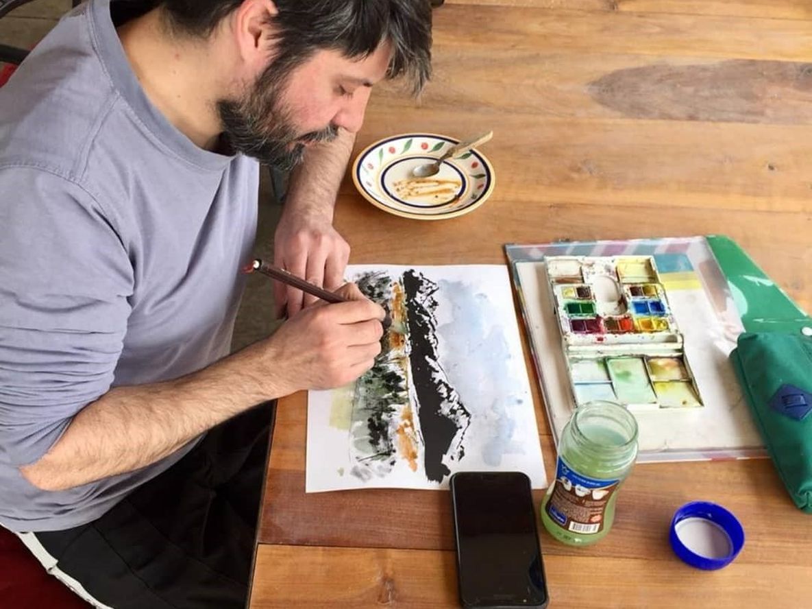 Martín Rusca presenta “Tiempo de bodegas”, una obra que reconstruye, a través de textos, dibujos y fotografías, la historia arquitectónica y cultural de las bodegas del sur mendocino.