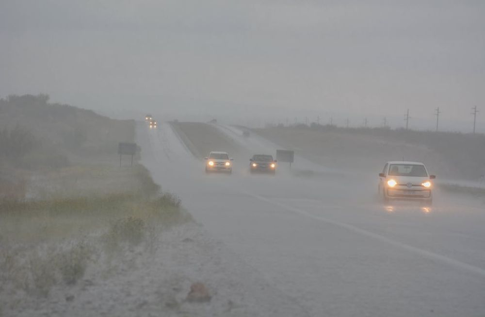 Diluvio. Así se encontraba ayer la ruta 40, a pocos kilómetros de Ugarteche / Nicolás Ríos
