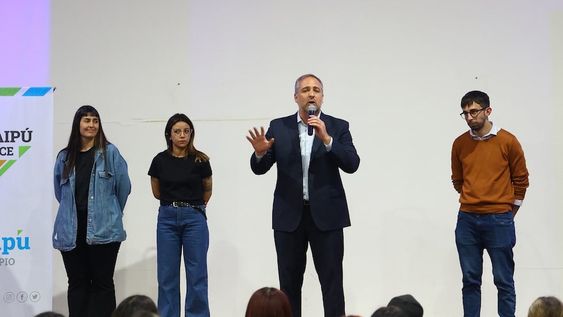 Maipú incentiva el uso de Chat GPT entre docentes y alumnos