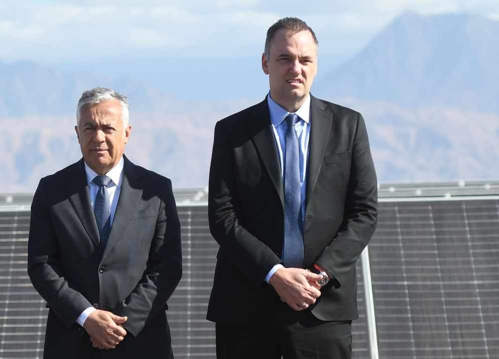 Cornejo y Adorni coincidieron en destacar el impacto del RIGI durante la inauguración del Parque Solar El Quemado en Mendoza.