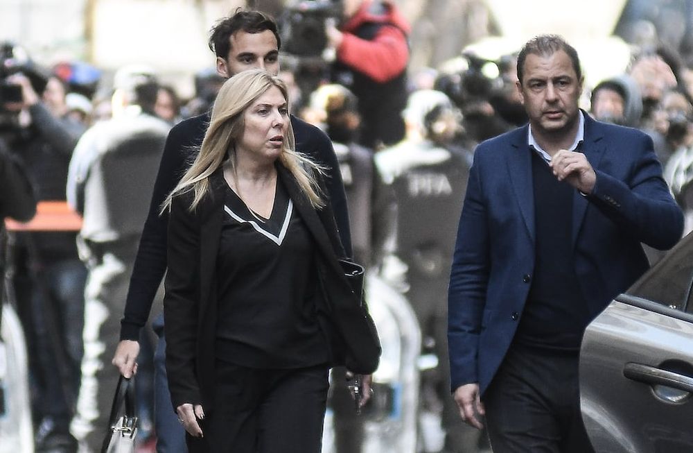 La jueza Federal Maria Eugenia Capuchetti a cargo de la causa del atentado de Cristina Kirchner saliendo de su casa. Foto Federico Lopez Claro