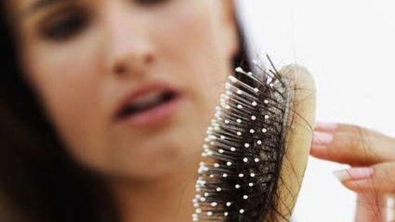 Cinco infaltables para que no se te caiga el pelo
