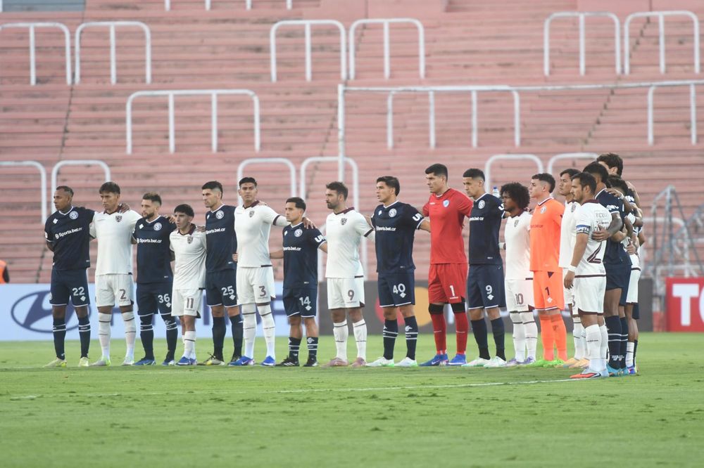 Indeopendiente Rivadavia debutó en la Copa Libertadores. Histórico. Enfrentó a Bolivar por la primera fecha de zona C.&nbsp;