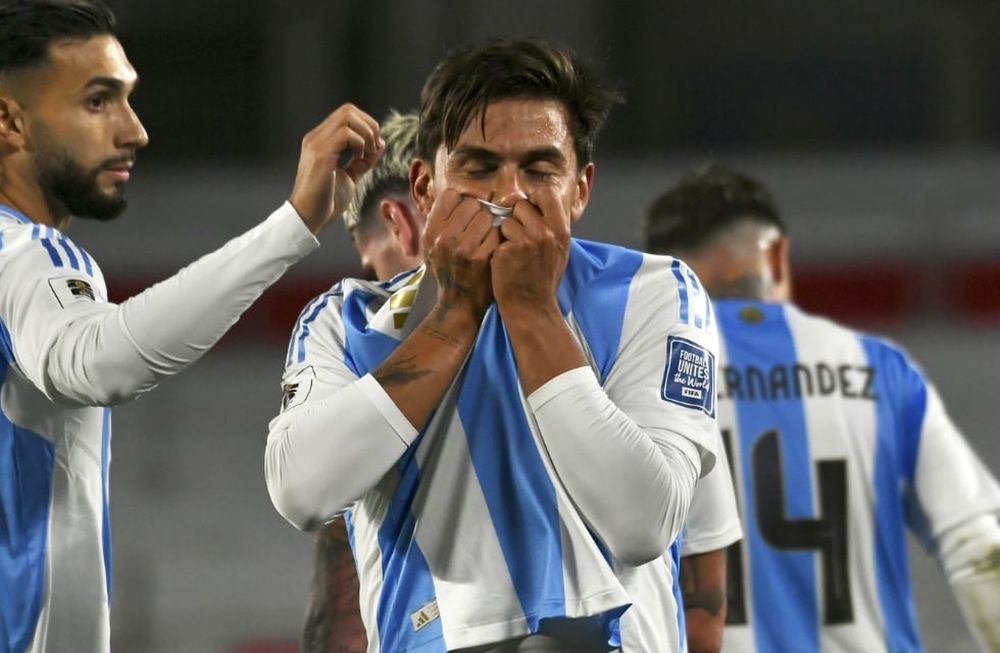 Paulo Dybala, afuera de la lista de Scaloni por lesión.