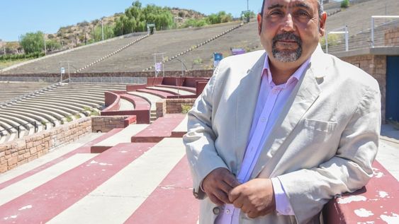 Claudio Martínez, participó por primera vez en la Vendimia de 1987, y es director de una de las capsulas de la fiesta de vendimia 2021. Foto: Mariana Villa/Los Andes