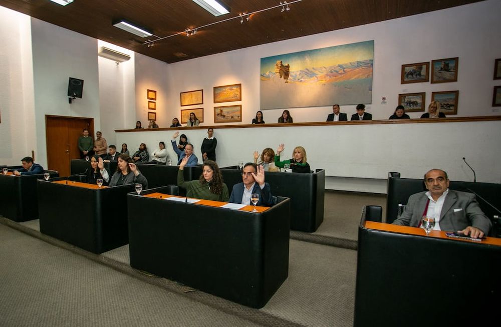 Con diez votos a favor, el Concejo Deliberante de Mendoza aprobó la ordenanza que limita la reelección de los concejales