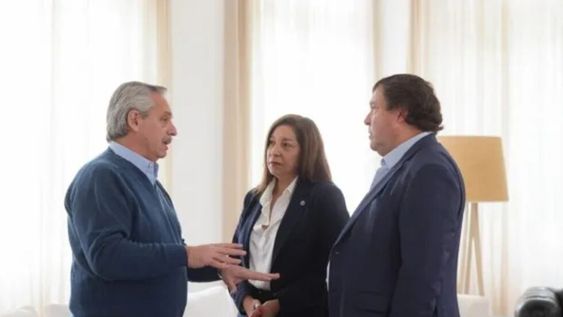 La última actividad pública del Presidente fue el martes. Recibió a la gobernadora Carreras y al senador Weretilneck. (Presidencia)