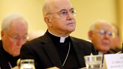 El acusador del papa Francisco denunció flagelo de la homosexualidad