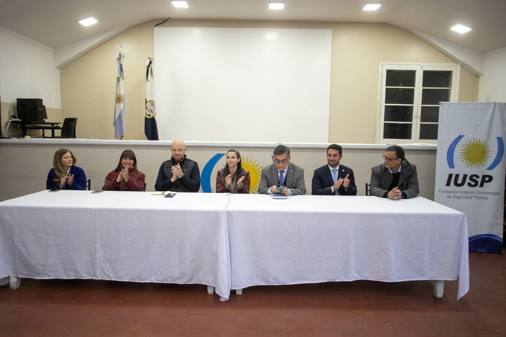 La ministra de Seguridad, Mercedes Rus, firmó un acuerdo con el intendente Esteban Allasino para capacitar a los preventores de Luján de Cuyo.&nbsp;
