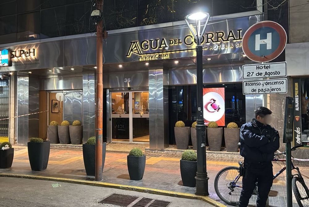 El hotel donde ocurrió la muerte de la mujer en calle Amigorena
