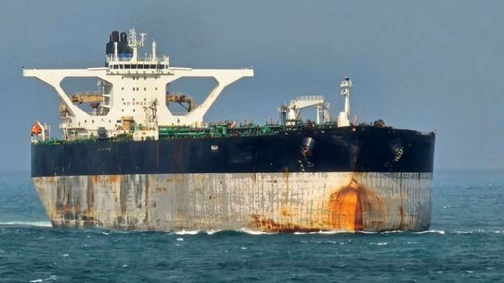 Estados Unidos incautó un petrolero con bandera rusa y vínculos con Venezuela tras dos semanas de persecución.