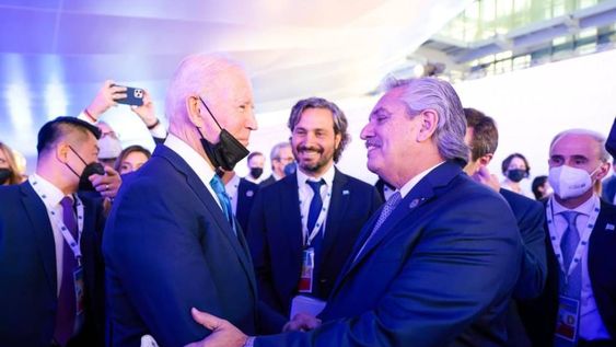 Los presidentes se expresaron el deseo de profundizar las relaciones políticas.