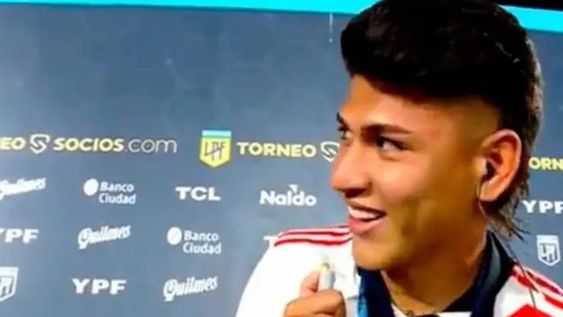 Carrascal tuvo un divertido cruce entre Julián Álvarez y Enzo Pérez. / Gentileza