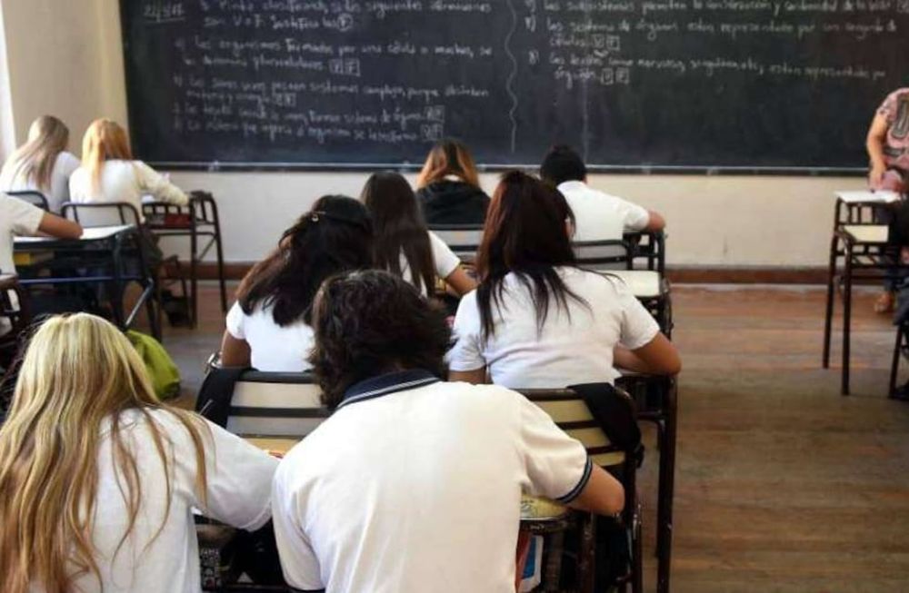 Alumnos que adeudan hasta cuatro materias tendrán otra oportunidad para no repetir