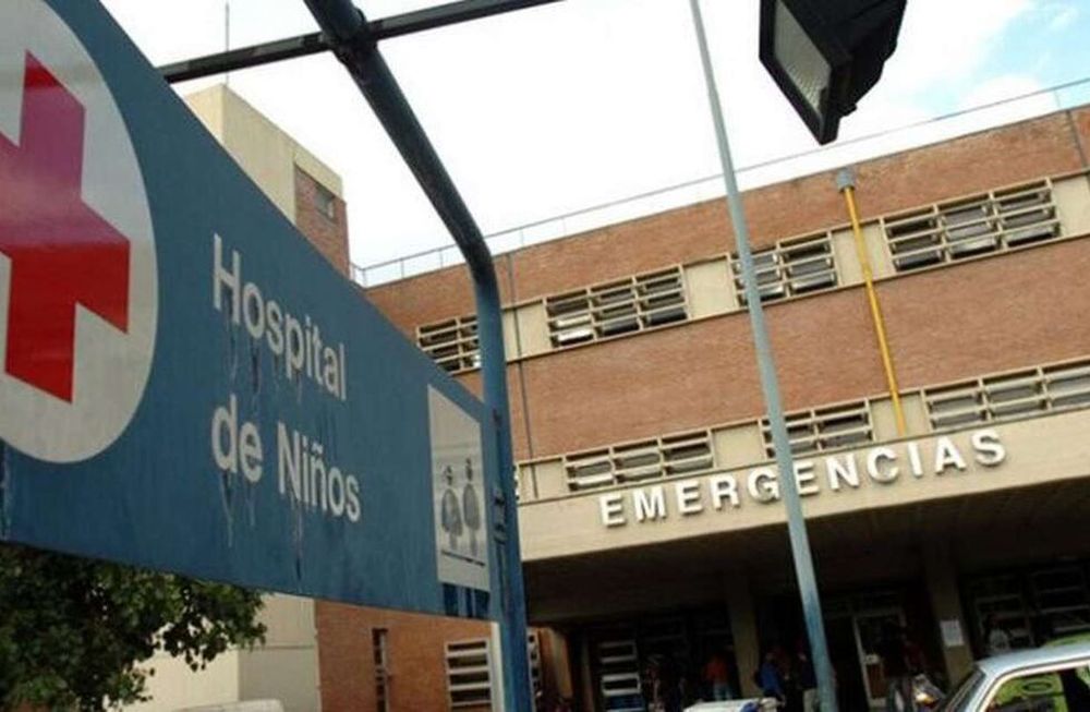 El nene quedó internado en el hospital de Niños en gravísimo estado luego de haber ingresado con un grave golpe en la cabeza, que finalmente le causó la muerte.