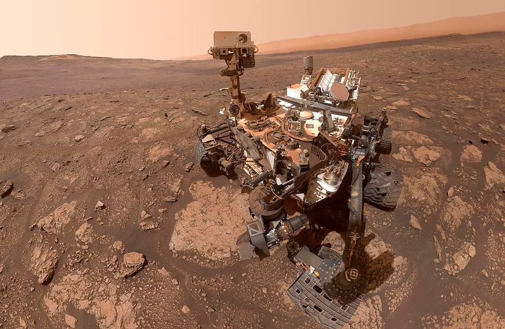 El rover Curiosity de la NASA, sobre la superficie de Marte.