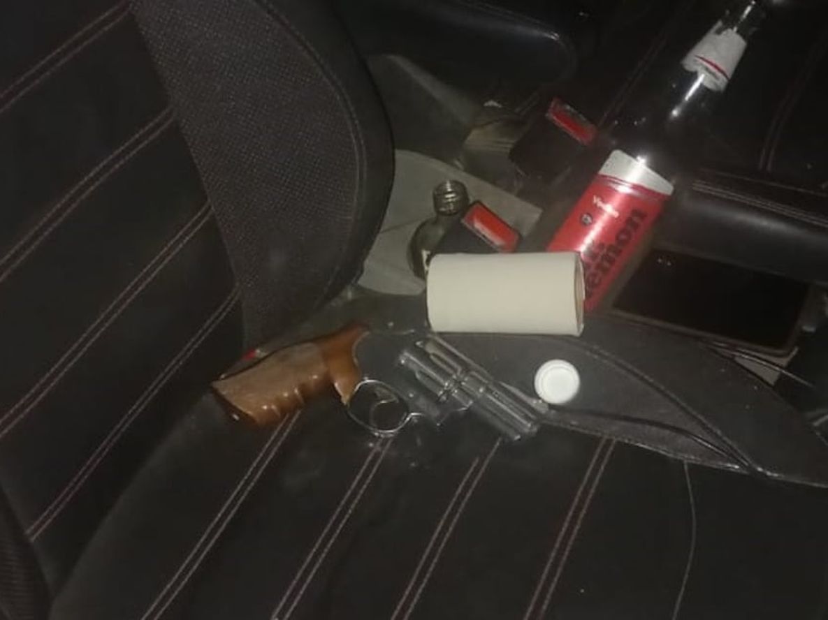 Se quedó dormido con un arma en el asiento del acompañante. Gentileza Ministerio de Seguridad