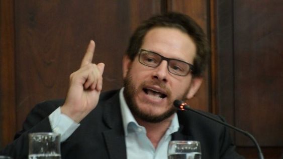 El Frente de Todos  buscará que Roberto Munives, y Raúl Levrino, vayan a dar explicaciones en la Legislatura sobre el  femicidio de Florencia Romano.