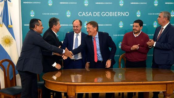 Gobierno Provincial firmó el acuerdo por Potasio Rio Colorado inversores para reactivar la mina Potasio Río Colorado, ubicada en Malargüe.Foto: Orlando Pelichotti