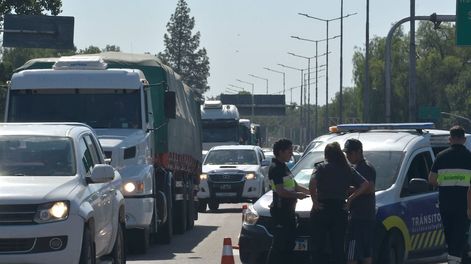 Los Andes | En 2021, 111 personas perdieron la vida por siniestros viales en Mendoza. Foto: Orlando Pelichotti / Archivo Los Andes