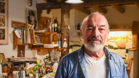 En 1975, el escultor y dibujante Mario Delhez propuso y consiguió que el 24 de octubre fuera admitido como el Día del Diseñador Gráfico. Foto Mariana Villa / Los Andes