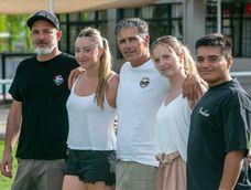 Juan José Perlino, &nbsp;Guillermina Gil, &nbsp;jugadora de hockey ,Alejandro Farina, presidente del Club Peumayén, &nbsp;Rosario Segura jugadora de hockey y Pablo Caballero jugador de Rugby del Club Peumayén.