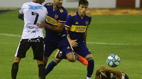 Capaldo le metió a un rival y tuvo que salir del campo de juego. / Gentileza.