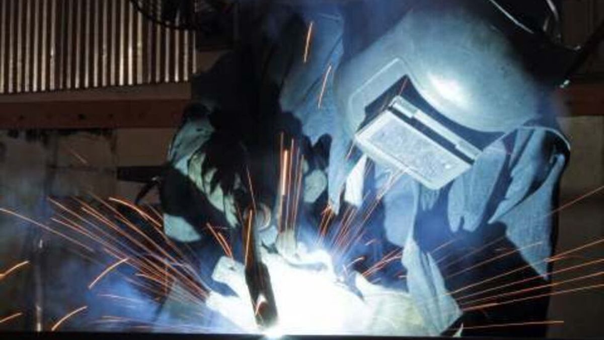 Leve rebote industrial: creció 0,7% en marzo tras una racha negativa de 8 meses