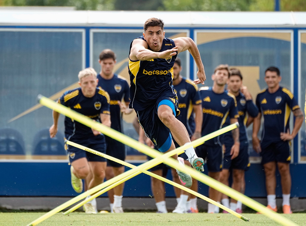 Miguel Merentiel seguirá desde el arranque, debido a la baja por lesión de Cavani