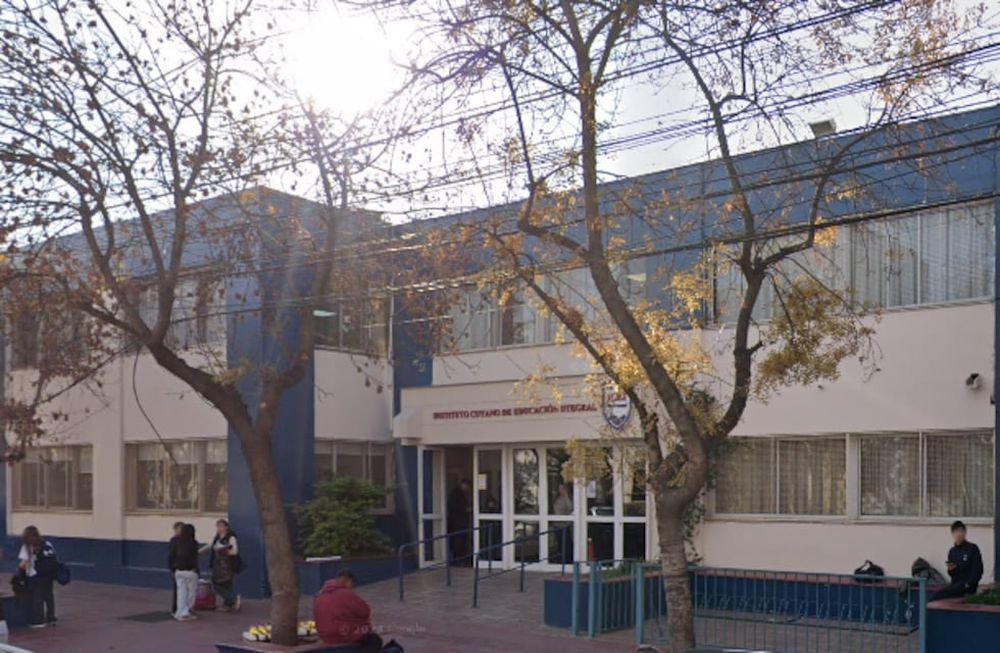 Su renovado edificio se encuentra en el mismo lugar de fundación en calle Gral. Paz de la Ciudad de Mendoza.