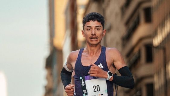 El corredor mendocino Ignacio Erario en la maratón 21K de Buenos Aires