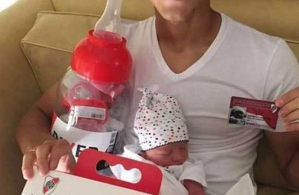 Increíble: bautizaron a su hijo River Plate