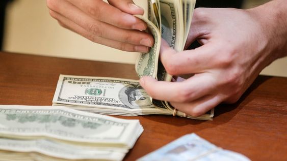 Dólar Blue: cuáles son los billetes que el mercado paralelo paga menos