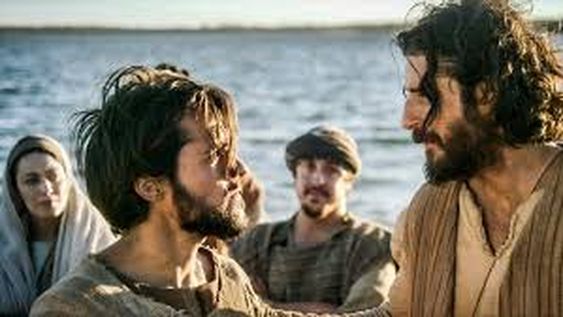 En el Evangelio de Hoy el «diálogo entre Pedro y Jesús» revela la promesa del cielo. Escena de la serie The Chosen (Los Elegidos). En el Evangelio de Hoy el «diálogo entre Pedro y Jesús» revela la promesa del cielo. Escena de la serie The Chosen (Los Elegidos).