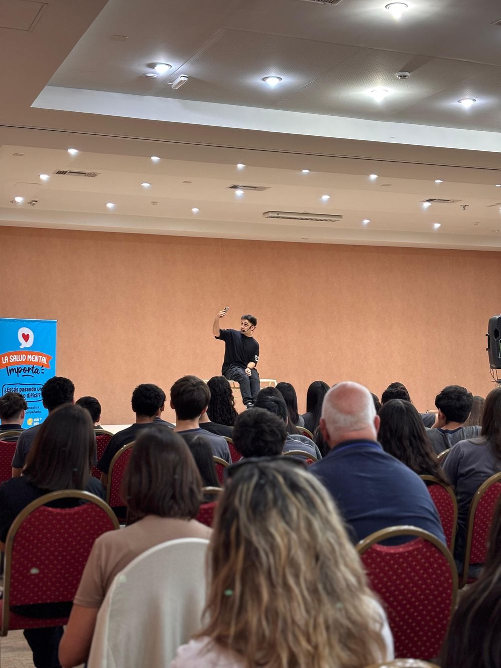 El Influencer está en Mendoza. Ya visitó escuelas en San Rafael, Tunuyán y Luján de Cuyo. Gentileza: Oviedo.