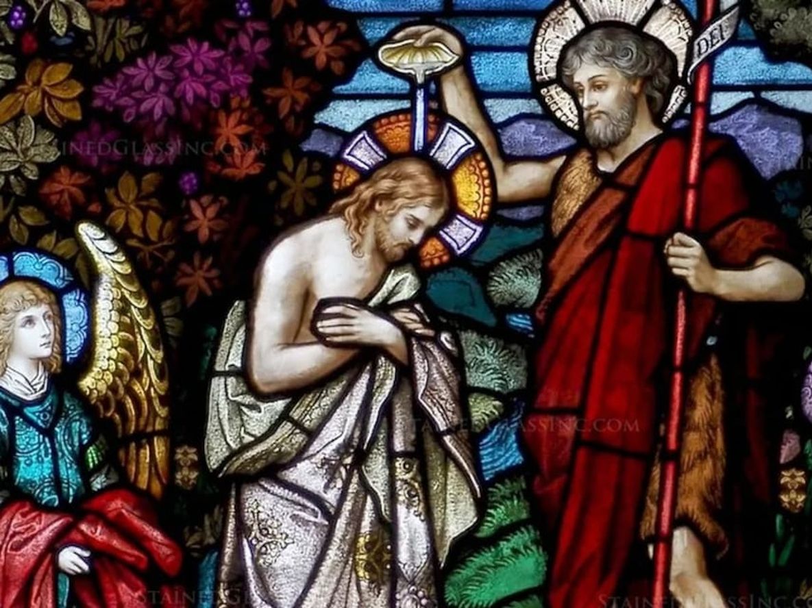 Juan el Bautista fue un profeta de Dios que ayudó a preparar al pueblo para la venida de Jesús. Detalle del vitral Bautismo en el río Jordán