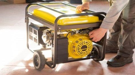 Mondino recomendó a industriales comprar generadores eléctricos y las consultas se dispararon en internet.