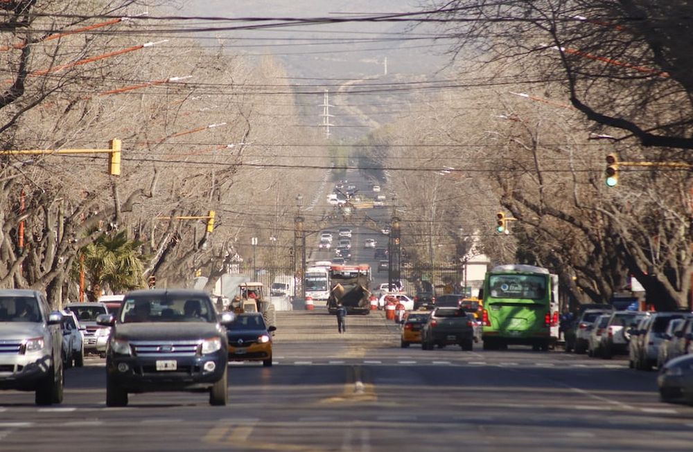 La Ciudad trabaja en el reacondicionamiento de la emblemática avenida Emilio Civit