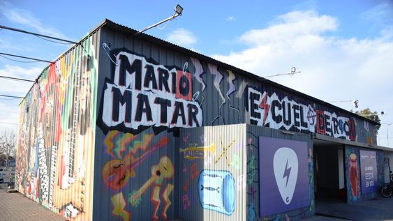 la escuela de rock mario matar ofrece talleres de verano para los amantes de la musica