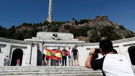 España decretó sacar a Franco de su mausoleo en el Valle de los Caídos