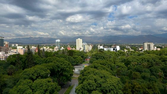 Para hoy se esperan tormentas severas, según la Dirección de Contingencias Climáticas de la provincia, y cerca del fin de semana vuelve la inestabilidad. Foto: Orlando Pelichotti  / Los Andes