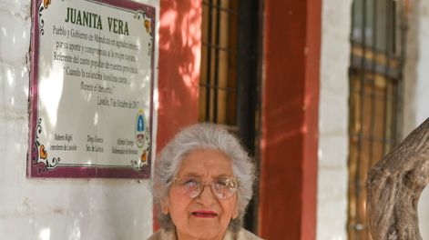 Juanita es profundamente lavallina y con eso le sobra. ¿Viajar?A mí me gusta estar en casa, con mi gente”, aclara. | Foto: Daniel Caballero / Los Andes