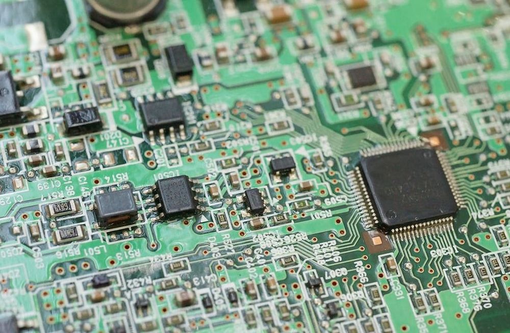 Semiconductores, elementos clave para el desarrollo tecnológico y militar.