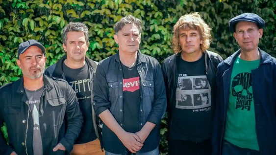 Ella es tan cargosa, la banda de rock que cierra el Festival Del Tomate.