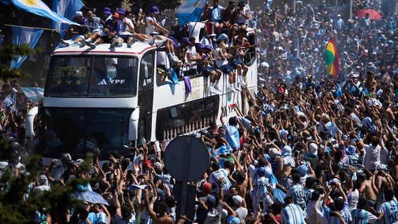 En la tarde de aquel 18 de diciembre de 2022, el pueblo argentino salió a la calle para festejar junto con la Selección el título del mundo. / archivo